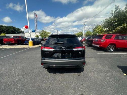 2024 Toyota Corolla Cross LE