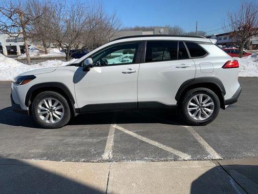 2022 Toyota Corolla Cross LE