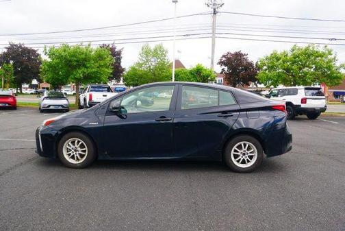 2022 Toyota Prius LE