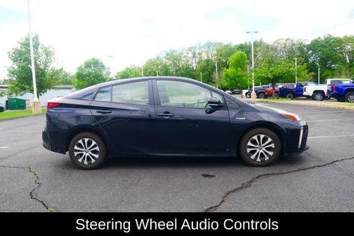 2022 Toyota Prius LE