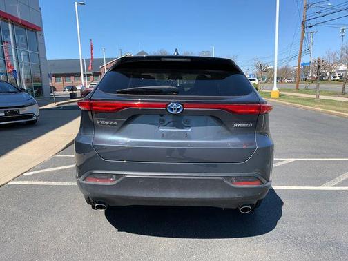 Coastal Gray Metallic 2021 Toyota Venza LE