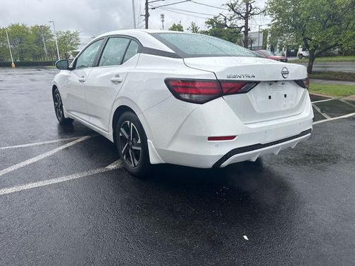 Aspen White Tricoat 2024 Nissan Sentra SV