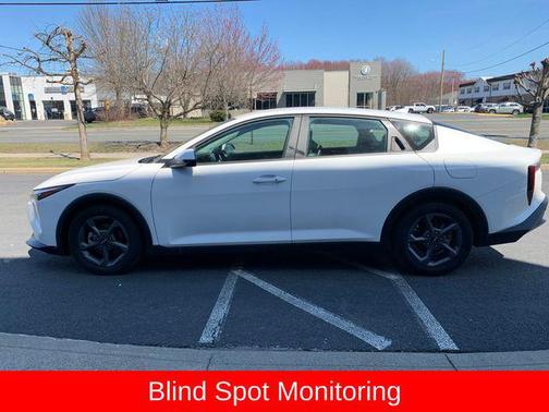 Snow White Pearl 2025 Kia K4 LXS