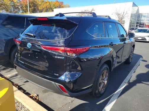 2023 Toyota Highlander Hybrid XLE