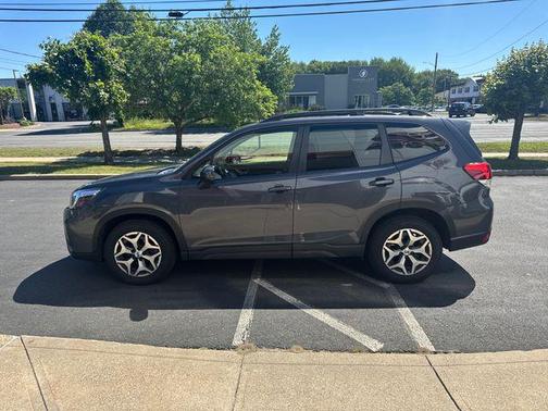 Magnetite Gray Metallic 2020 Subaru Forester Premium