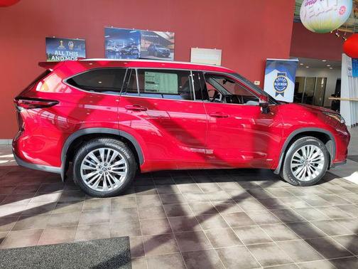 Ruby Flare Pearl 2026 Toyota Highlander Hybrid Platinum