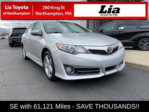 Classic Silver Metallic 2014 Toyota Camry SE