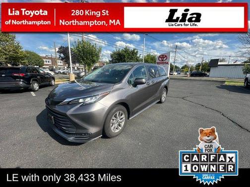 2022 Toyota Sienna LE