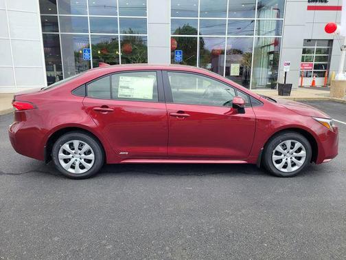 2025 Toyota Corolla Hybrid LE