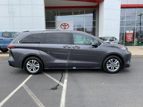 2025 Toyota Sienna Limited