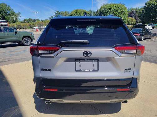 2025 Toyota RAV4 Hybrid SE