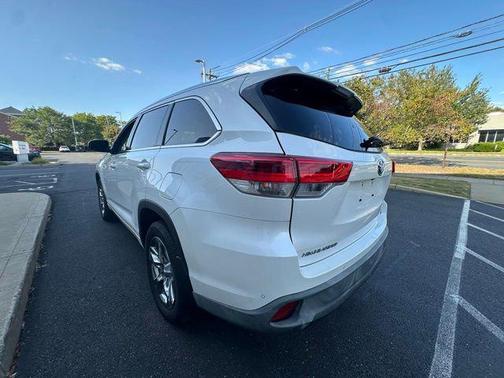 2019 Toyota Highlander Hybrid Platinum