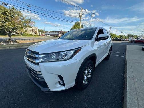 2019 Toyota Highlander Hybrid Platinum