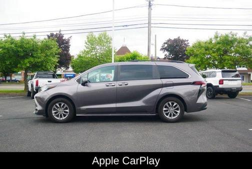 2021 Toyota Sienna XLE 8 Passenger