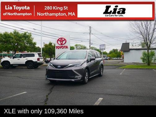 2021 Toyota Sienna XLE 8 Passenger
