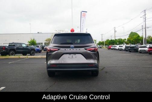 2021 Toyota Sienna XLE 8 Passenger