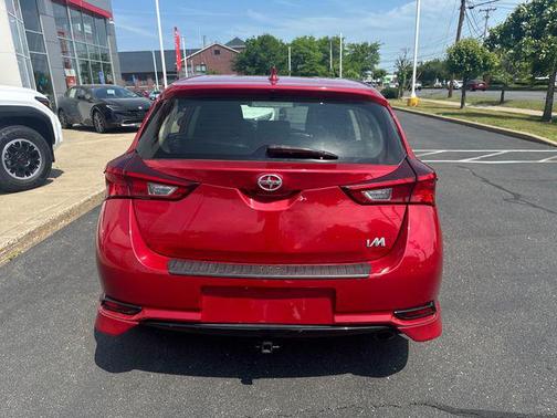 Barcelona Red Metallic 2016 Scion iM 5dr HB CVT (Natl)