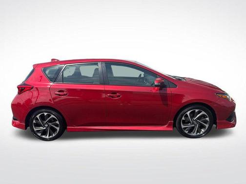 Barcelona Red Metallic 2016 Scion iM 5dr HB CVT (Natl)