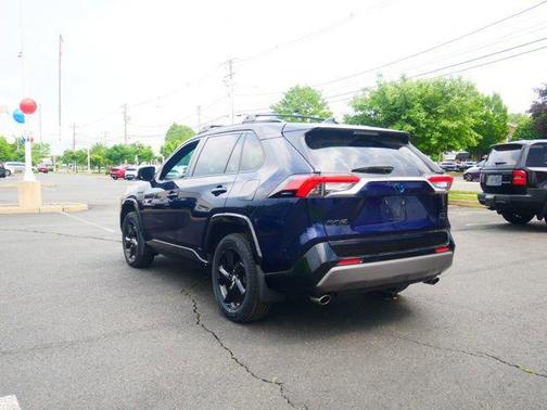 2019 Toyota RAV4 Hybrid SE