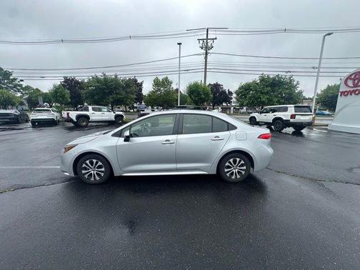 2022 Toyota Corolla Hybrid LE