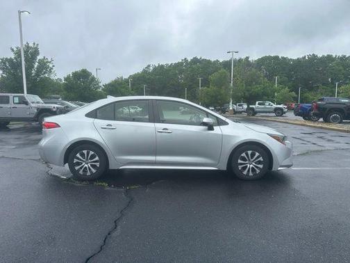 2022 Toyota Corolla Hybrid LE