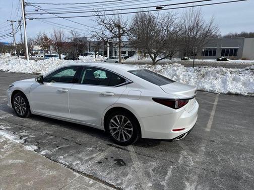 2022 Lexus ES 350 Base