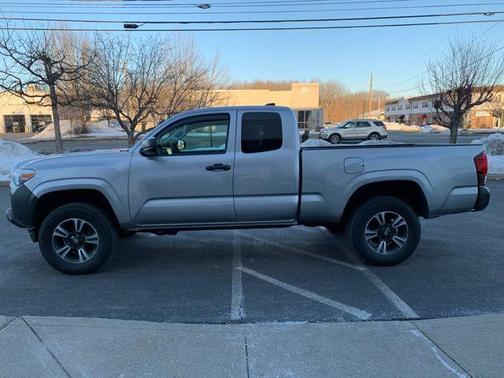 2022 Toyota Tacoma SR
