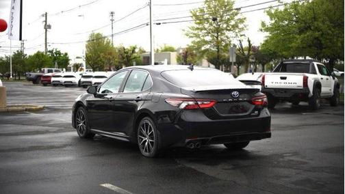 2024 Toyota Camry Hybrid SE
