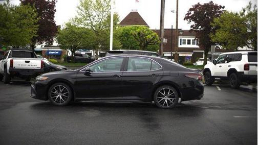 2024 Toyota Camry Hybrid SE