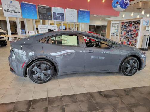 2026 Toyota Prius Plug-In Hybrid SE