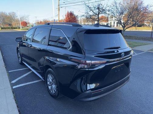 2024 Toyota Sienna XLE