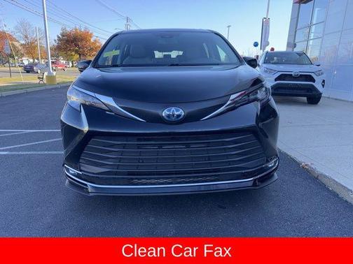 2024 Toyota Sienna XLE