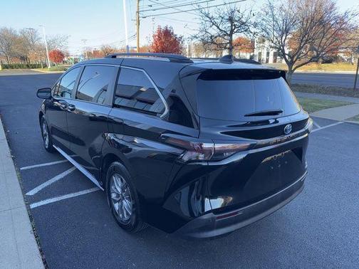 2024 Toyota Sienna XLE