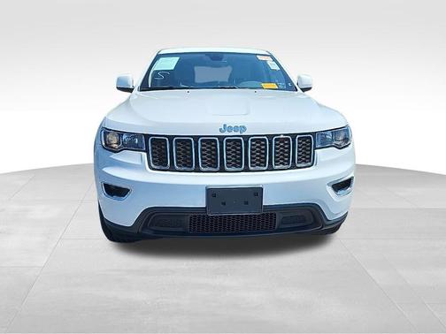 2022 Jeep Grand Cherokee Laredo