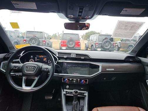 2020 Audi Q3 45 S line Prestige