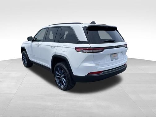 Bright White Clear-Coat Exterior Paint 2026 Jeep Grand Cherokee 85th Anniversay Edition 4x4