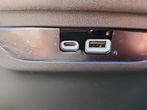 Bright White Clear-Coat Exterior Paint 2026 Chrysler Pacifica L