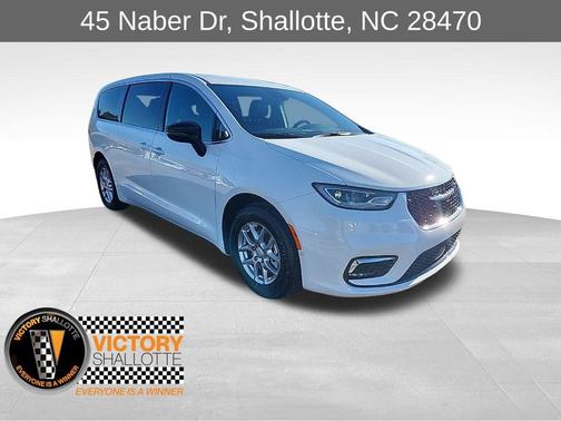 Bright White Clear-Coat Exterior Paint 2026 Chrysler Pacifica L