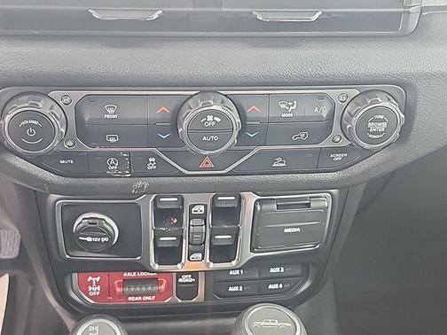 2026 Jeep Gladiator Willys 4x4