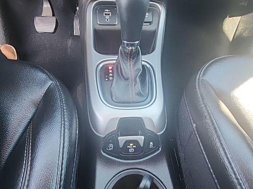 Diamond Black Crystal Pearlcoat 2020 Jeep Compass Latitude