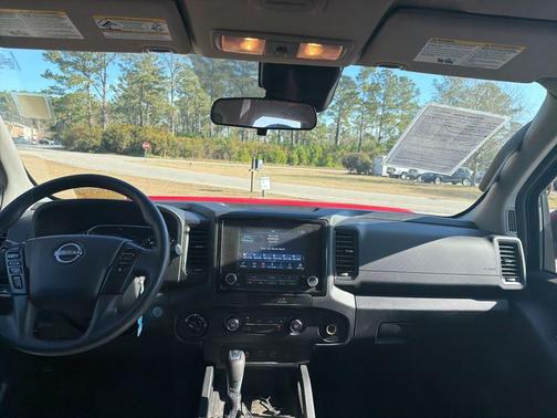 2022 Nissan Frontier S