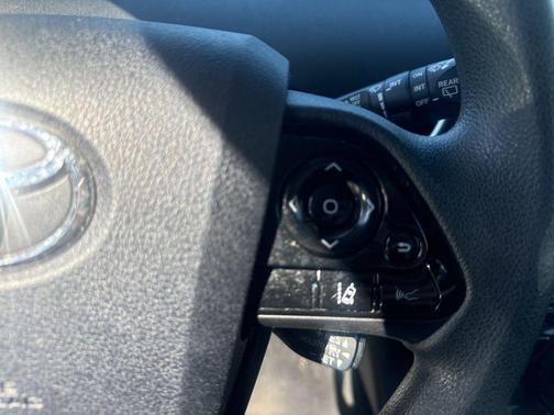 2020 Toyota Prius LE