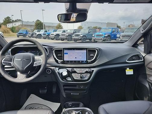 2026 Chrysler Pacifica L