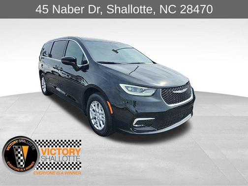 Diamond Black Crystal Pearl-Coat Exterior Paint 2026 Chrysler Pacifica L