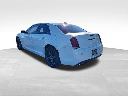 2022 Chrysler 300 Touring