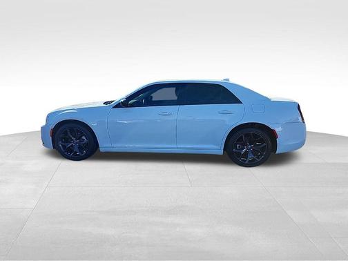 2022 Chrysler 300 Touring
