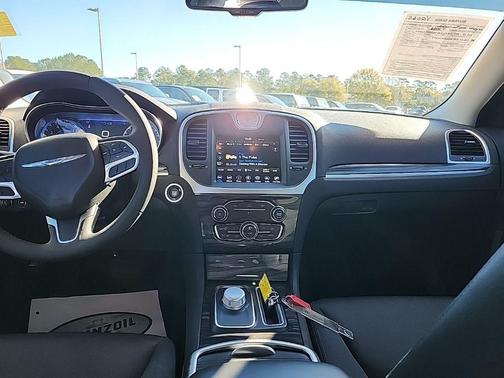 2022 Chrysler 300 Touring