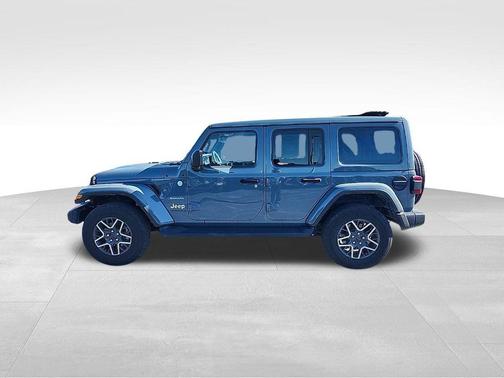 2024 Jeep Wrangler 4-Door Sahara 4x4