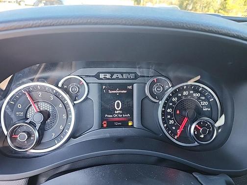 2026 RAM 2500 Tradesman Crew Cab 4x4 6'4' Box