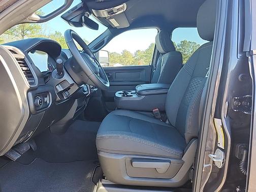 2026 RAM 2500 Tradesman Crew Cab 4x4 6'4' Box